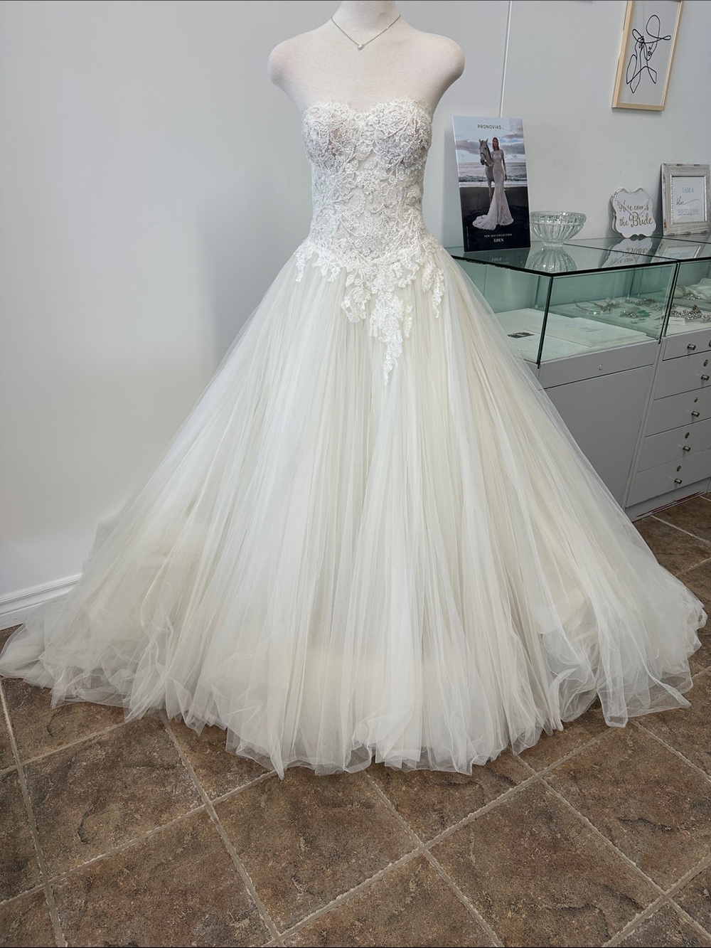 Strapless Lace Appliqué Ball Gown Wedding Dress in Ivory